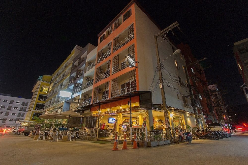 Cool Sea House Hotel Patong Exterior photo